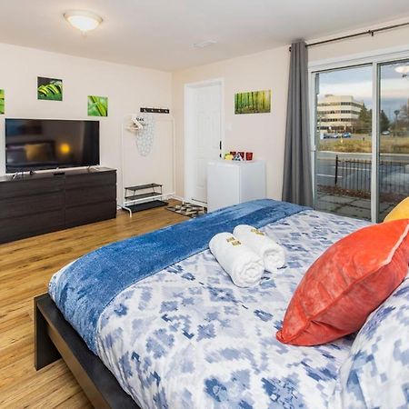 Modern Studio W King Bed - Central Оттава Екстер'єр фото
